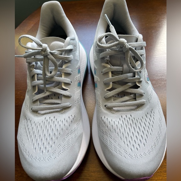 ASICS GT-2000 Running Sneakers - Picture 4 of 9